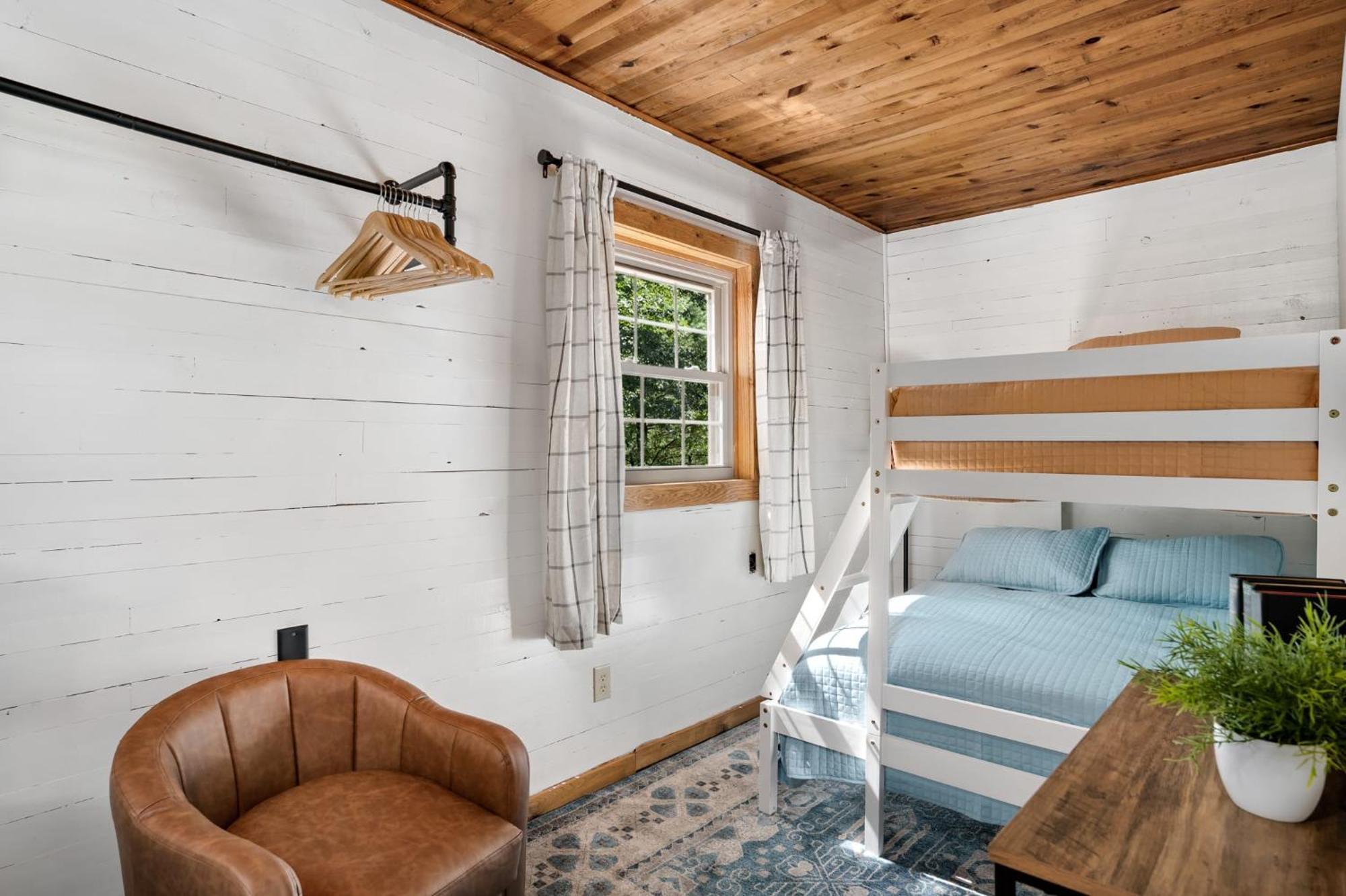 River Access W Hot Tub, Grill, Wifi, & Fire Pit! Lost City Exteriör bild