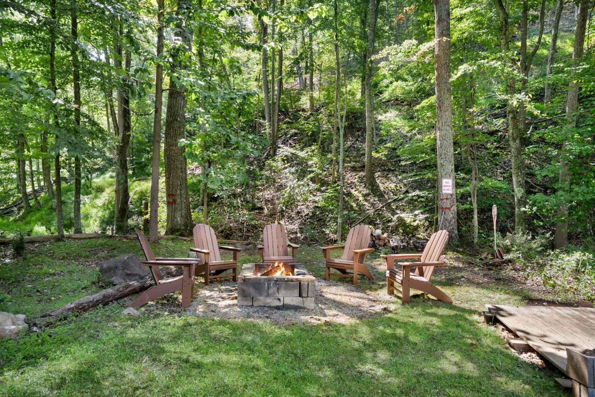 River Access W Hot Tub, Grill, Wifi, & Fire Pit! Lost City Exteriör bild
